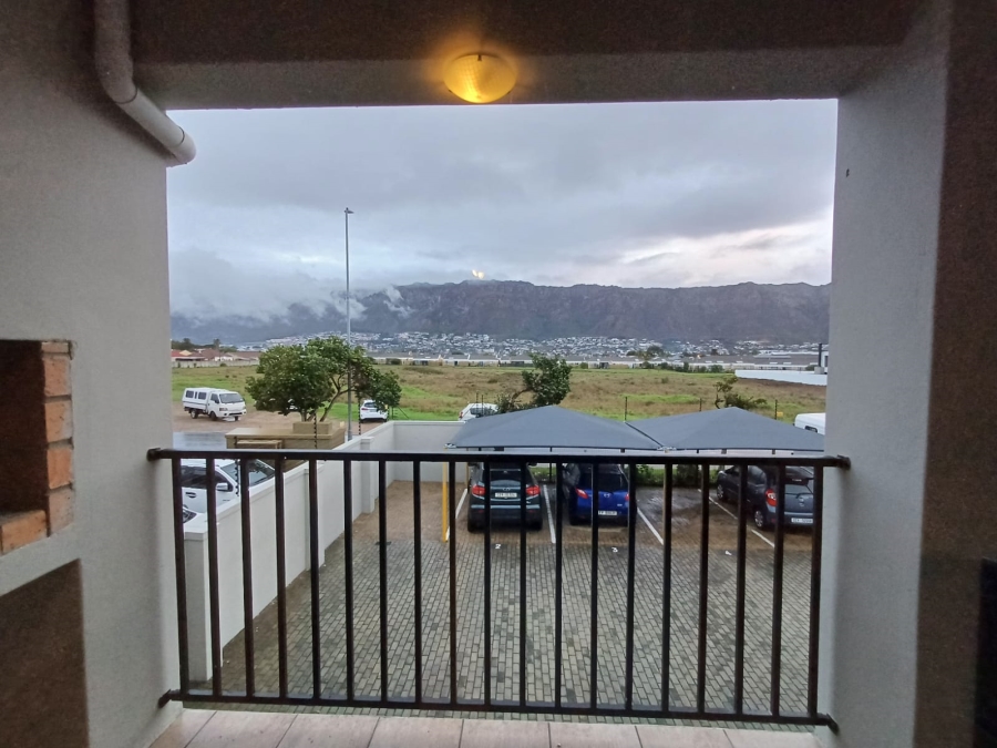 To Let 2 Bedroom Property for Rent in Gordons Bay Central Western Cape